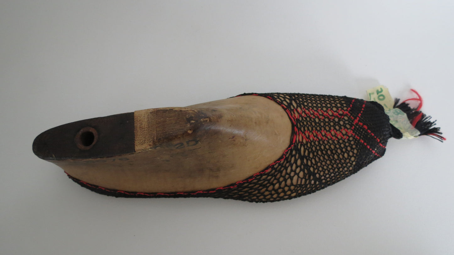 Footwear Mesh Color Patterning